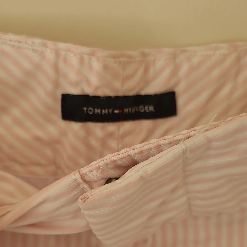 Tommy Hilfiger Shorts - Picture 2 of 8